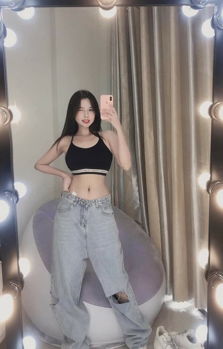 YiYi desnuda onlyfans