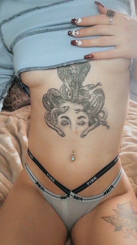 Tayaliz boobs onlyfans