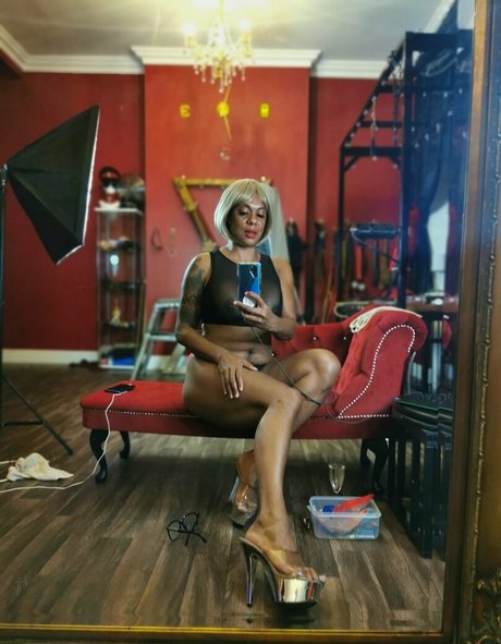 mistresssarahcc onlyfans images