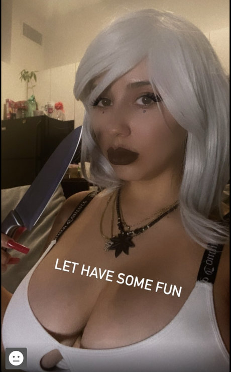 RoxiieeFoxxx only fans photos