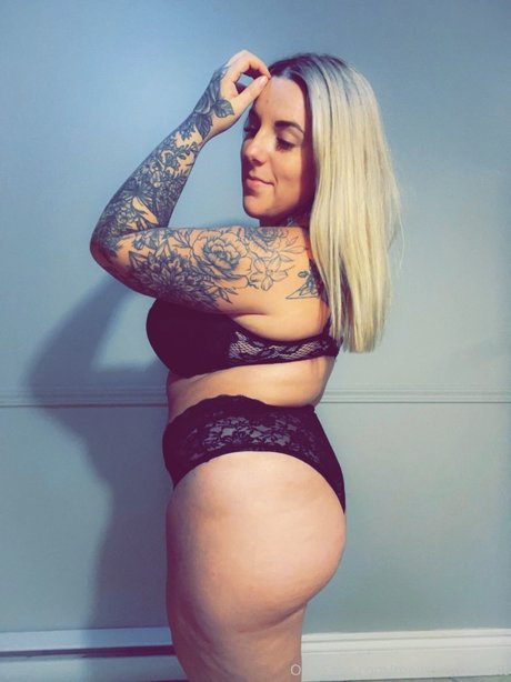 Melissa St Laurent Rondeau feet onlyfans