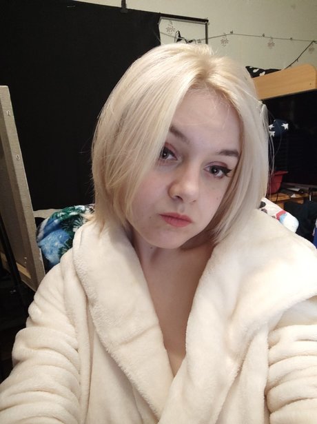 Velvet night onlyfans topless