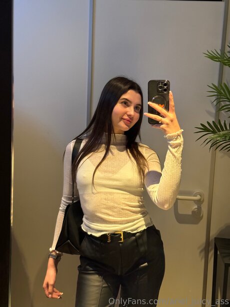 Ariel Juicy Ass onlyfans nudes