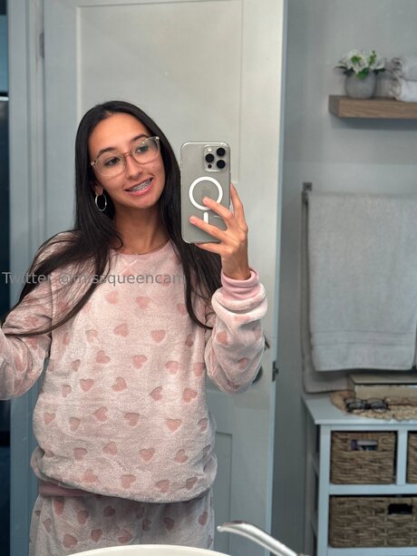 Officiallyraine naked onlyfans leak