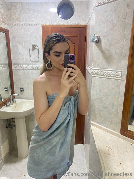 Mariiahneedless onlyfans sextape leak