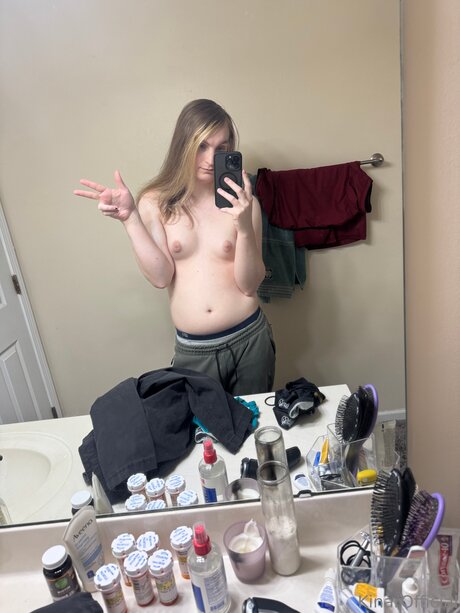 Kinarofficial onlyfans nude pics
