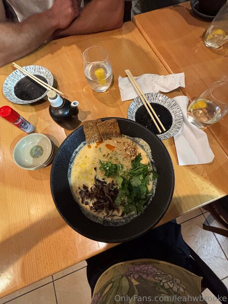 Leahwbrooke onlyfans nude pictures