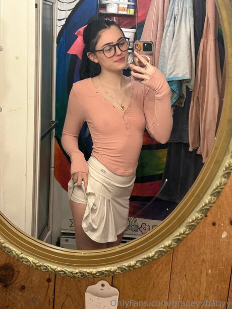 Graceyybabyy onlyfans model photos