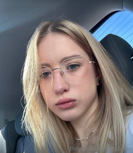 Lusty Lunaa leaked onlyfans sex tape