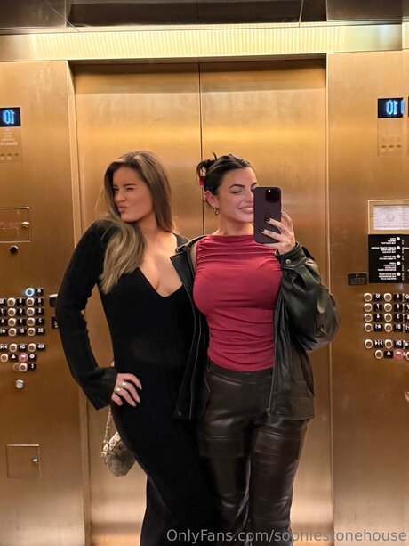 Sophiestonehouse naked leaked onlyfans
