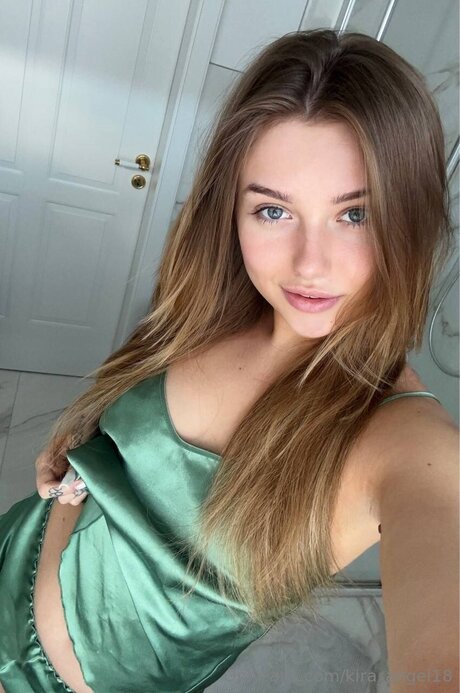 Kira Angel18 only fans leak nude