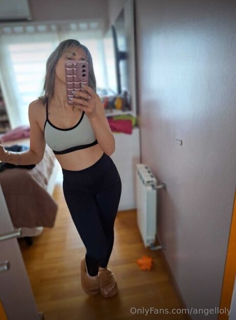 Angelloly leaked nudes onlyfans