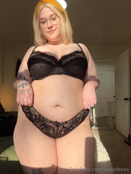 Vicjadexxx sexy onlyfans