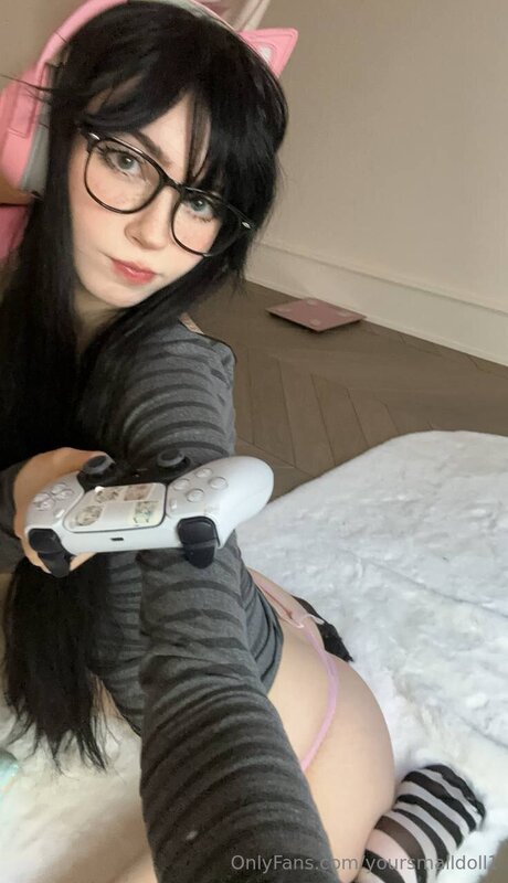 Yoursmalldoll1 onlyfans model images