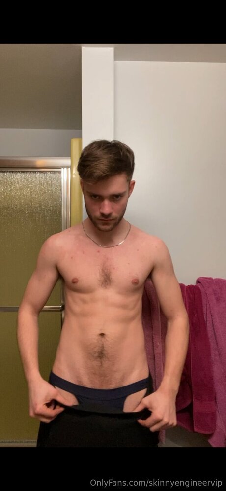 Skinnyengineervip only fans nude