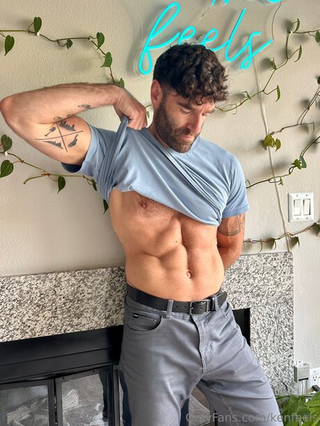 Kenfeels onlyfans free content