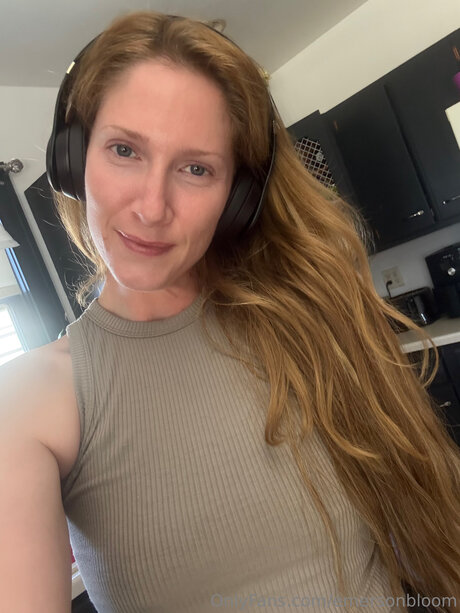 Emersonbloom nudes only fans