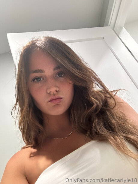 Katiecarlyle18 hot onlyfans