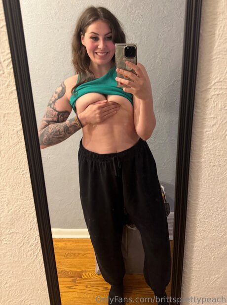 Brittsprettypeach onlyfans content type