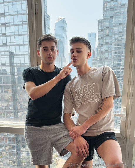 Joeymillsxxx onlyfans topless