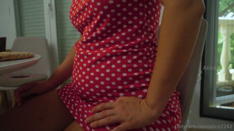 Alice2242 onlyfans
