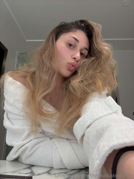 Therealkateparker nude onlyfans leak