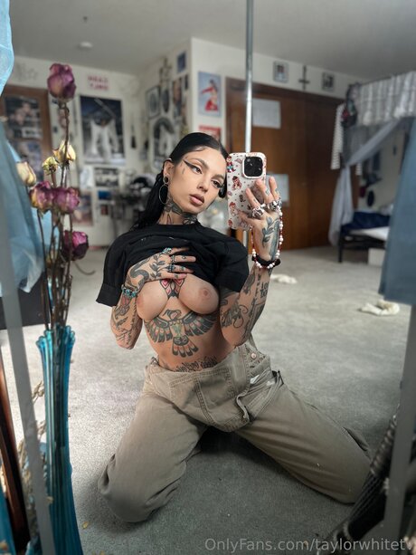 Taylorwhitetv only fans nude leaks