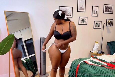 Onlyfansnubiangoddess onlyfans images