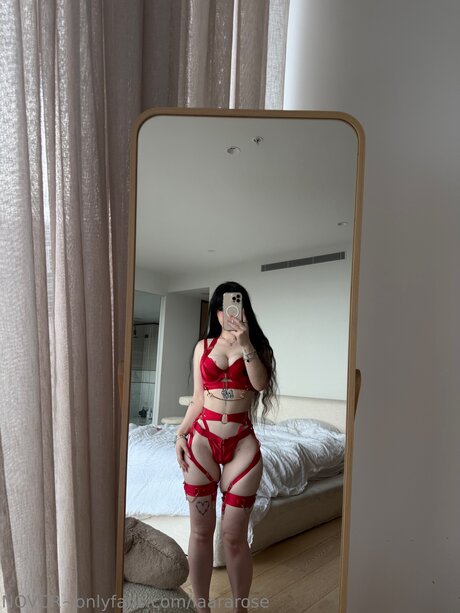 Laararose boobs onlyfans