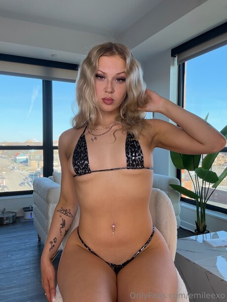 Emileexo ass onlyfans