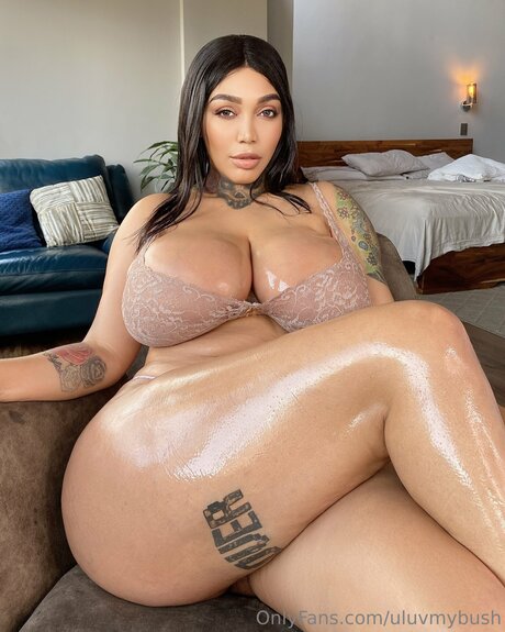 Uluvmybush naked onlyfans leaked