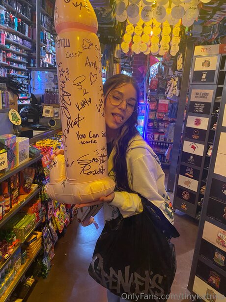 Tinykatrina onlyfans model