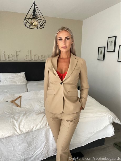 Sebine Bogaards nude only fans leaks