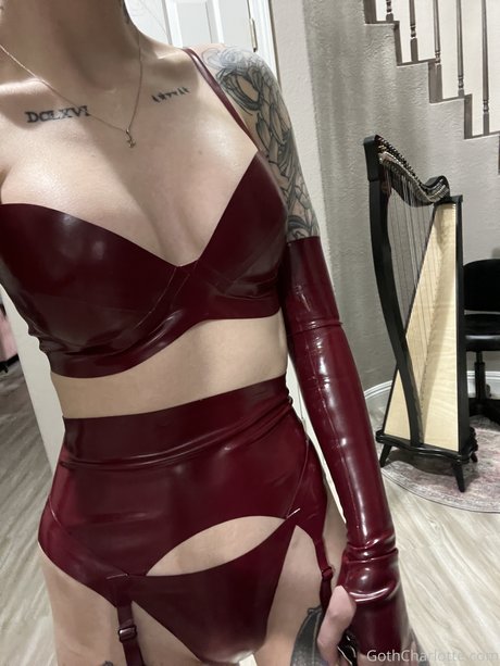 Charlotte Sartre onlyfans naked