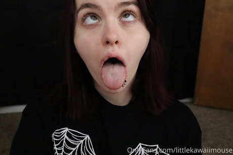 Littlekawaiimouse onlyfans leaked.