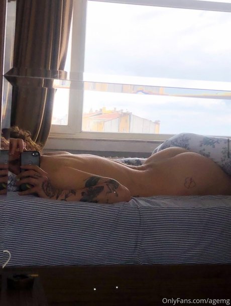 Agemg Ecem onlyfans naked leak