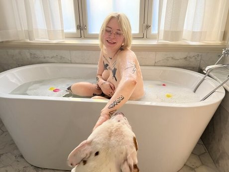 Shelley Floryd onlyfans leaked tits