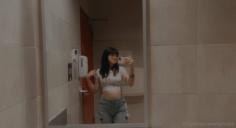 Sylvipix Young Goth Milf onlyfans leaked nude