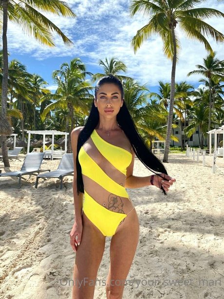 Mari Sweet_ onlyfans pictures