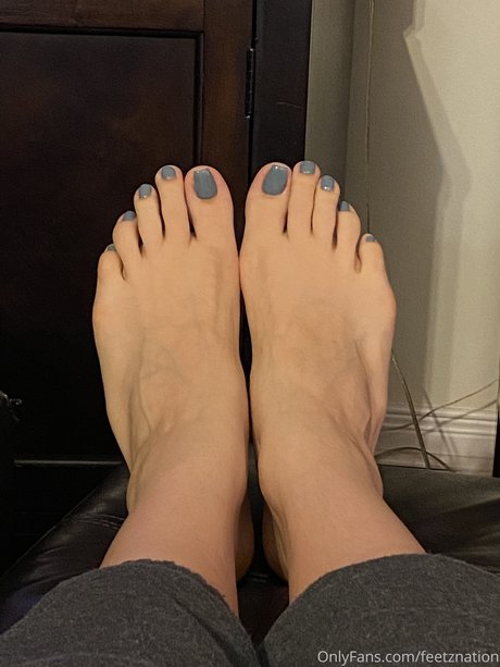 QueenZ sFeet_ onlyfans public photos