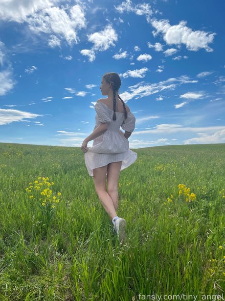 Tinyangelx_ onlyfans creator