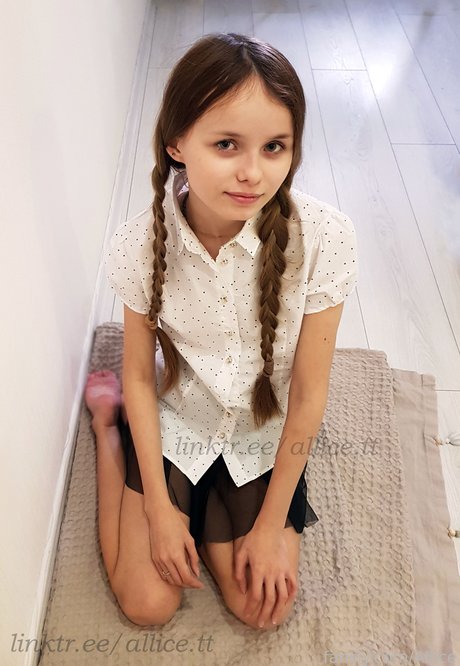 Alisaya_ onlyfans archive