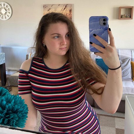 Xsarahlbx only fans nudes