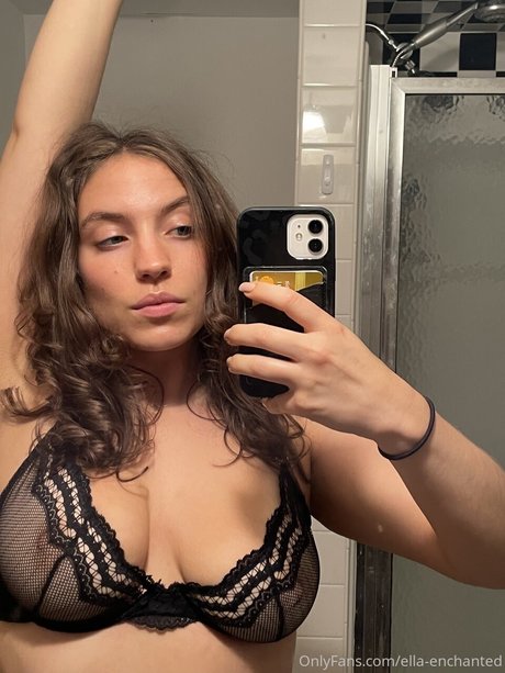 Ella Enchanted feet onlyfans