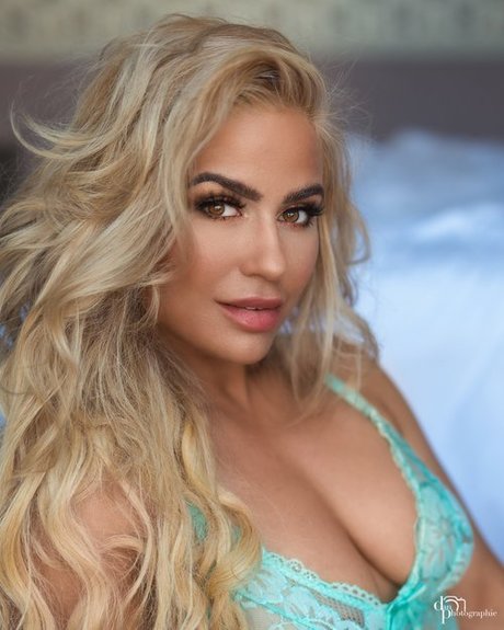 Andrea Schaerer onlyfans content