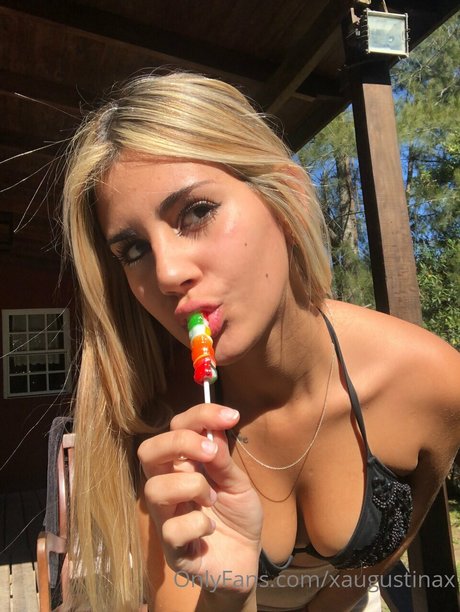 Augustina 18 onlyfans nudes