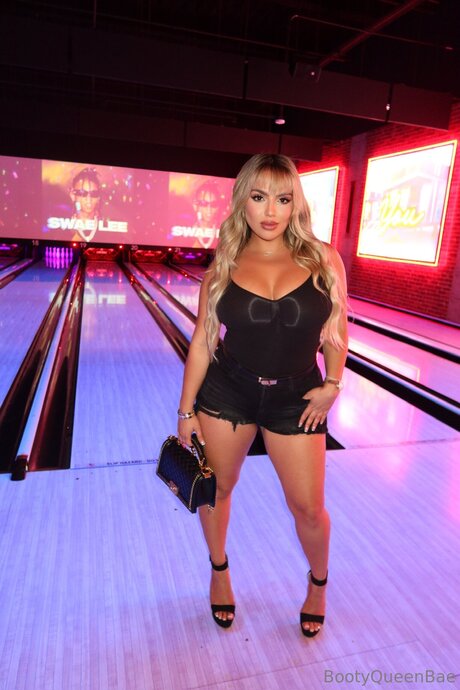 Bootyqueenbae onlyfans content type