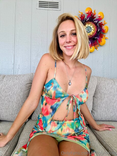 Lovelylofree onlyfans leaks.