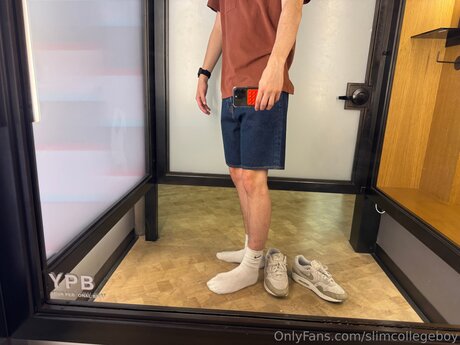 Slimcollegeboy onlyfans model
