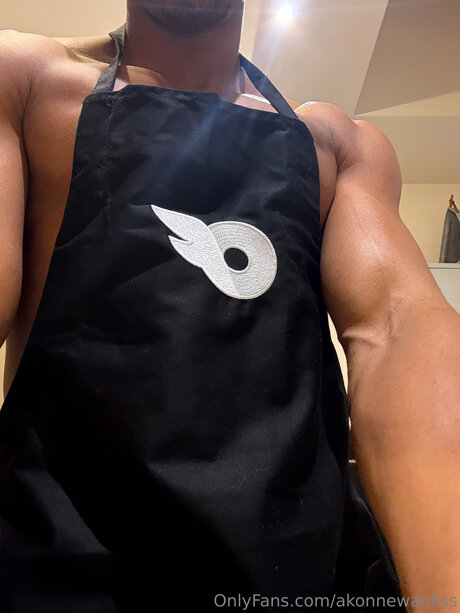 Akonnewanliss onlyfans images